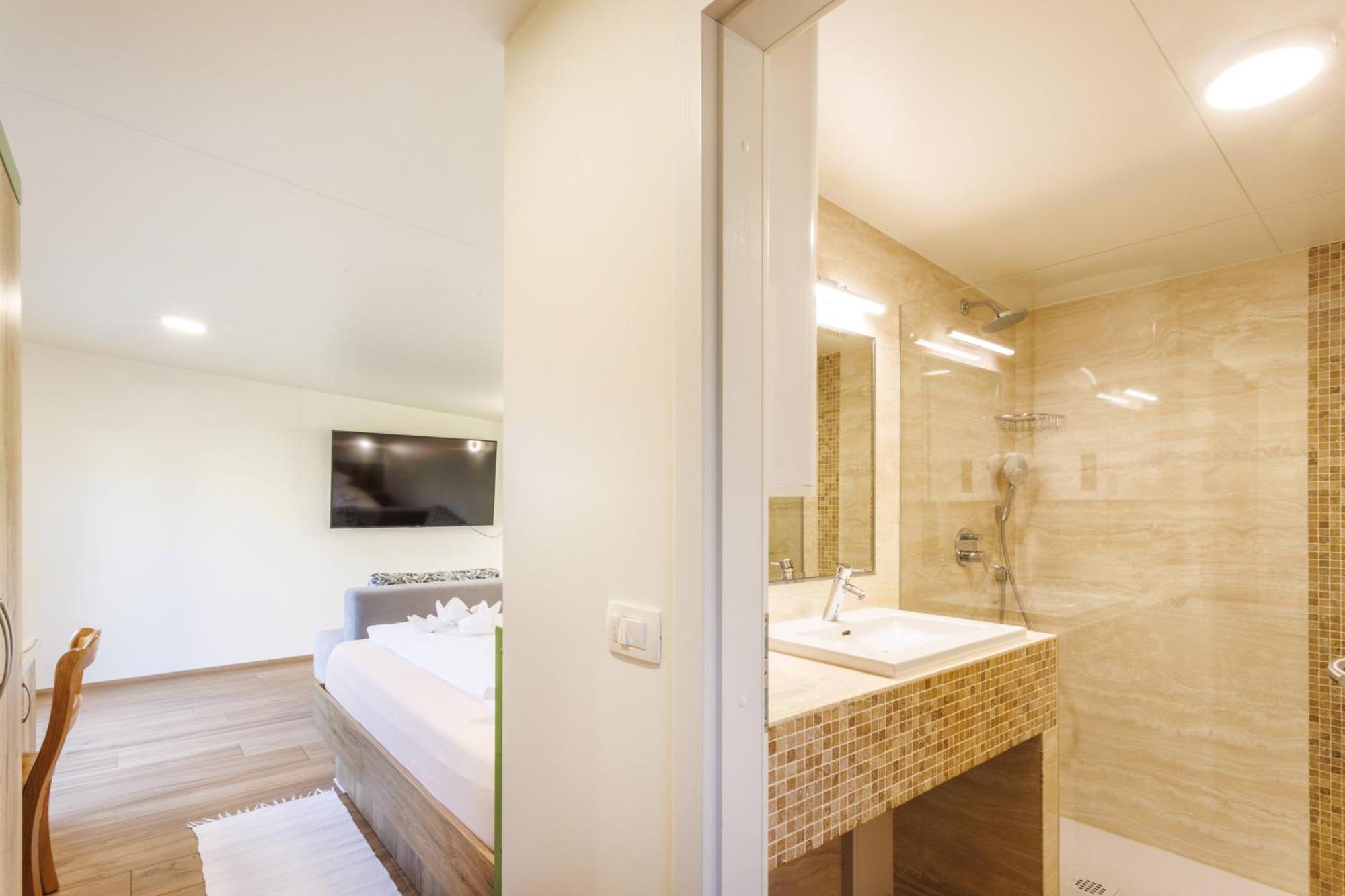 Mobile House Vegov Hram Hotel Dol pri Ljubljani Luaran gambar