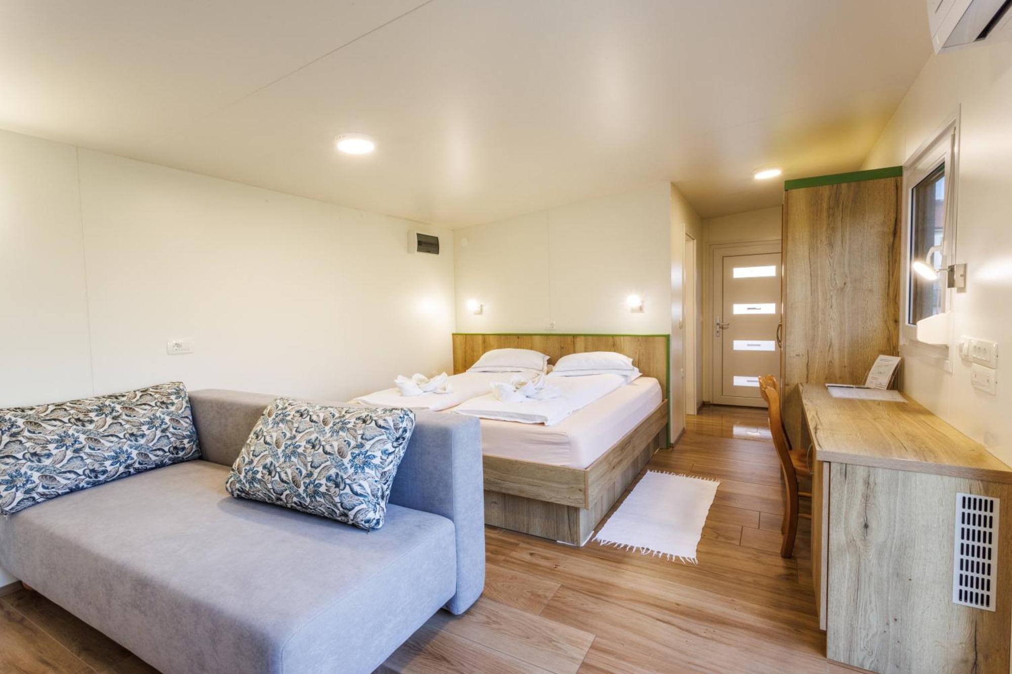 Mobile House Vegov Hram Hotel Dol pri Ljubljani Luaran gambar